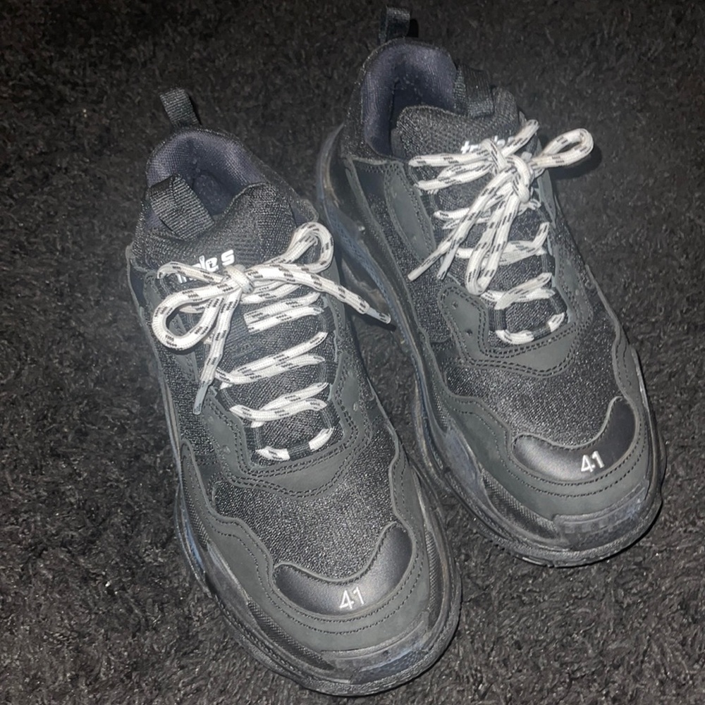 AUTHENTIC balenciaga triple S
